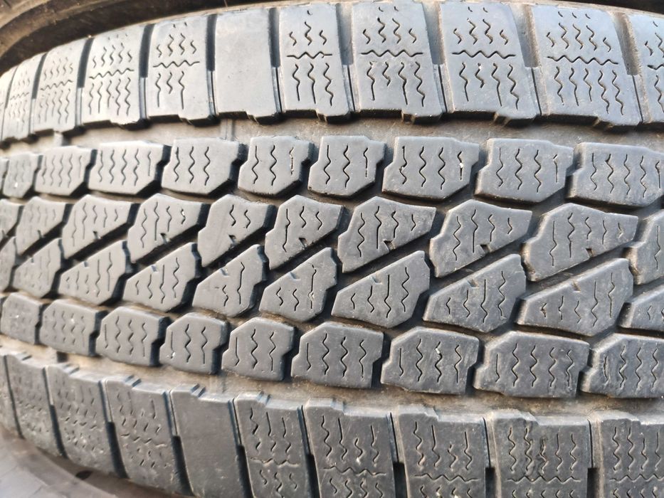 4бр Зимни гуми за бус 215 65 16 С - Firestone