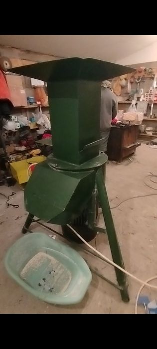 Дробилка измельчитель универсальный