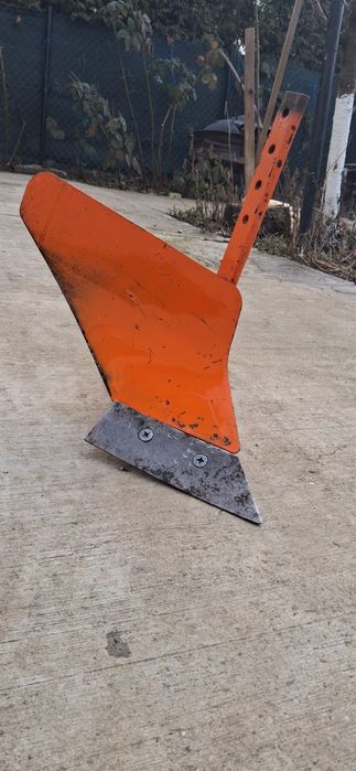 Plug motocultor de vânzare