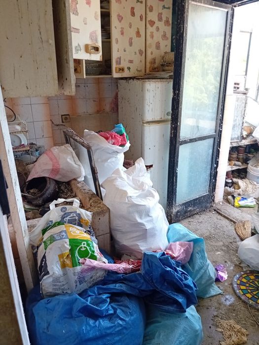 Почистване на мази мазета гаражи тавани дворове вили0