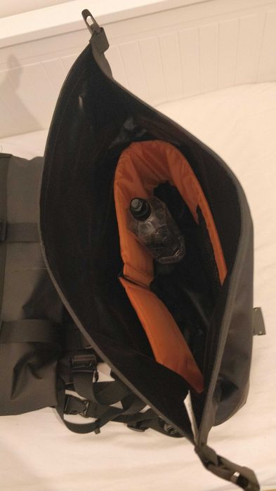 Genti si rucsac moto impermeabile