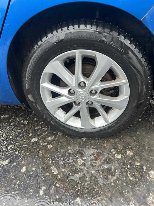 НА ЧАСТИ Toyota Auris  1. 4 D-4D, 90 , дизел, 2015г година