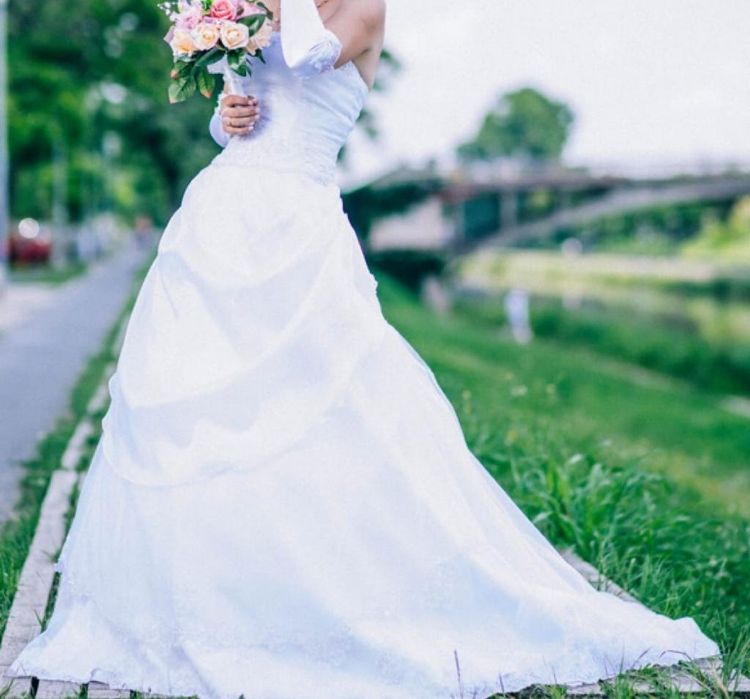 Rochie mireasa  1500