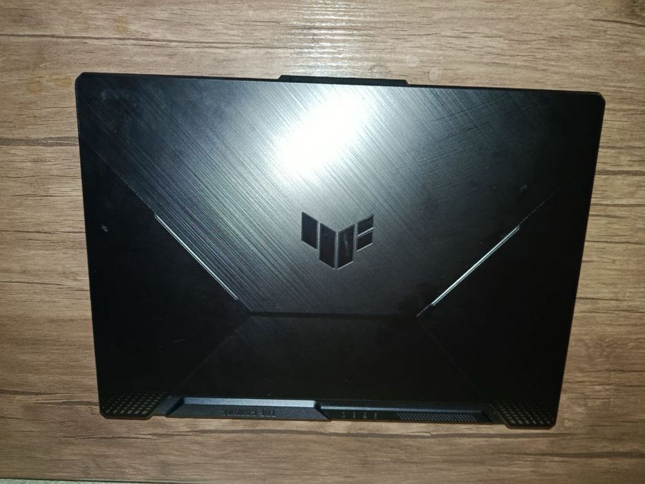 ASUS TUF Gaming FA506N в отличном состоянии