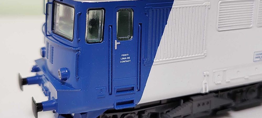 Locomotiva diesel 060 DA CFR Calatori HGD 13000 H0 1:87 analog