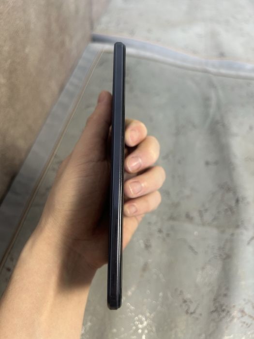 Телефон vivo v21