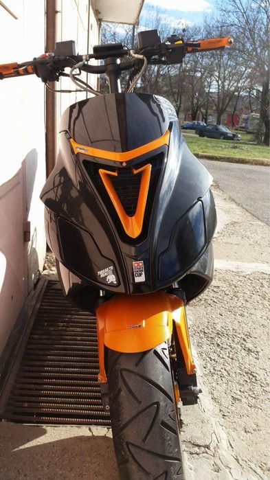 Скутер Aprilia Factoty SR