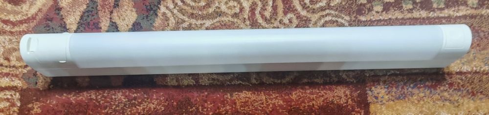 Aplica LED de baie cu priza incorporata 10W