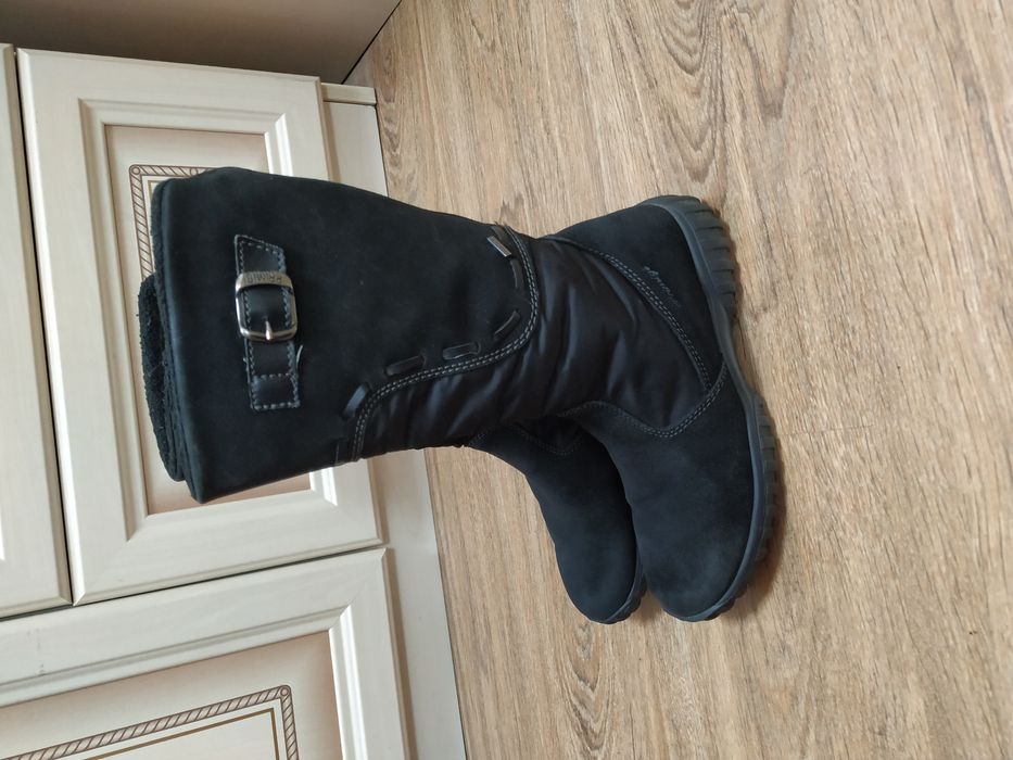 Продам сапоги на девочку. Primigi. Goretex.
