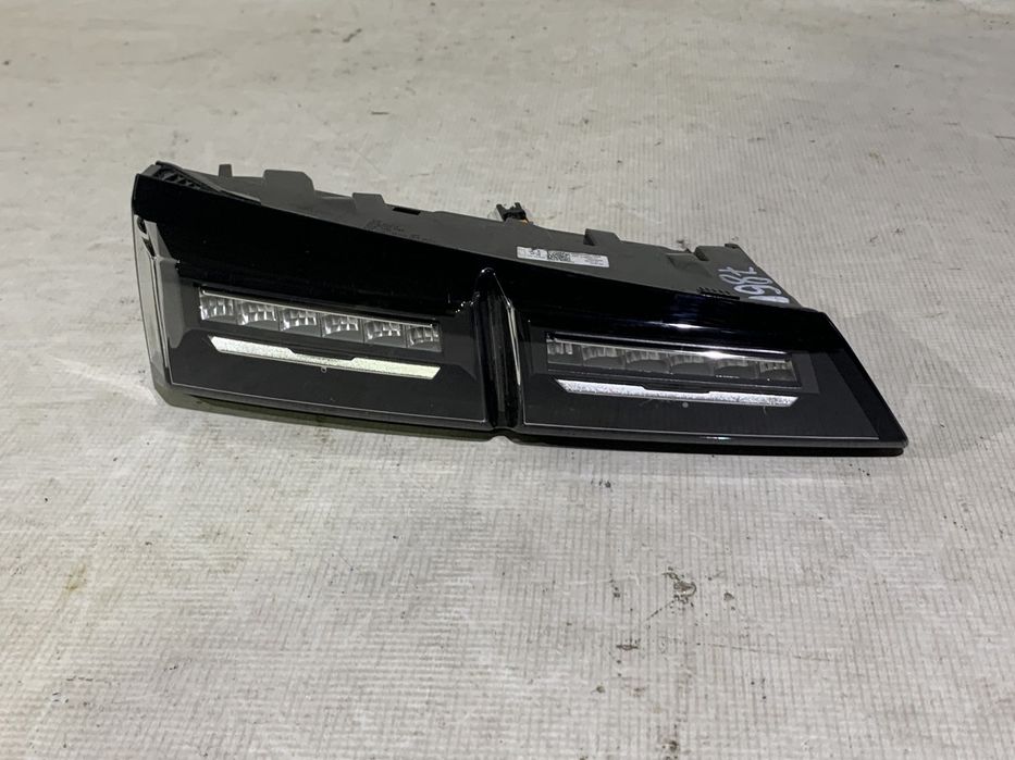 Stop stanga spate pe hayon, Peugeot 308, 2021, 2022, 2023, 2024, cod origine OE 9835300680.