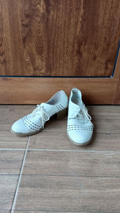 Дамски   ботуши и обувки