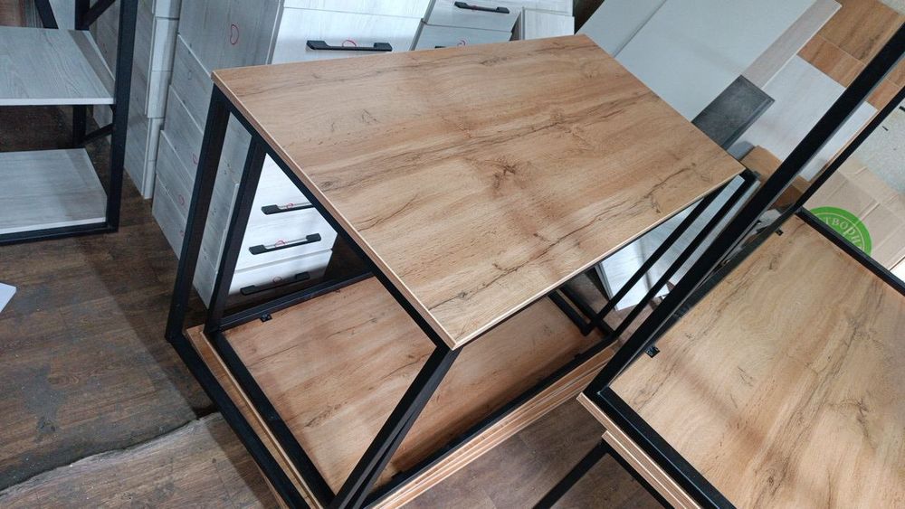 Stol loft sotiladi 120/ 60 / 75