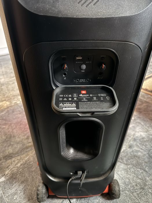 Vând, Boxă JBL  PartyBox 710!