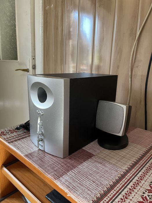 Vand boxe de calculator.