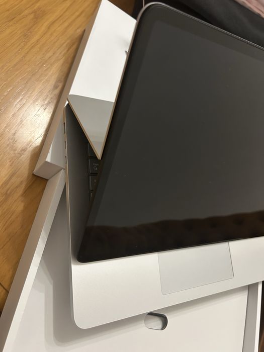 Microsoft surface laptop studio 2 13th gen , ram 1TB