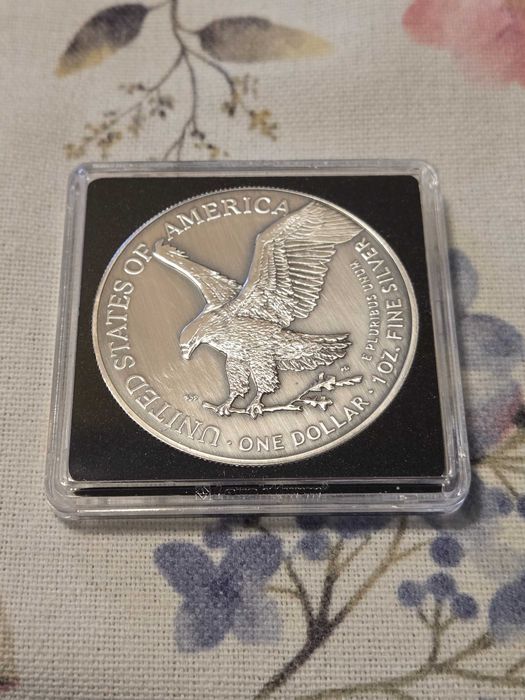 Цветни сребърни лимитирани монети