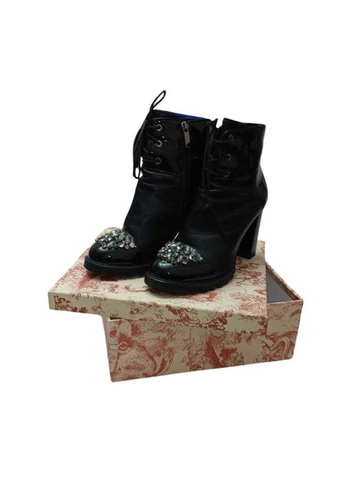 Сапожки женские на каблуке