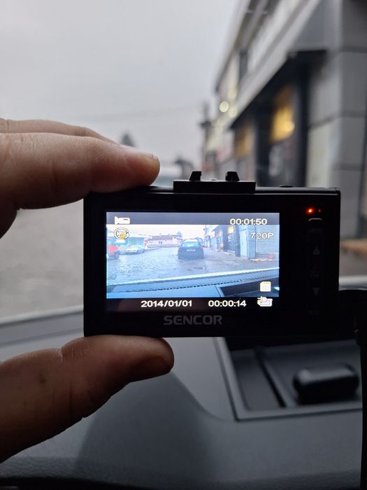 Два видеорегистратор работят перфектно цената е за двата