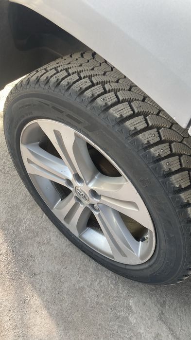 Зиняя резина с шипами 225/55/19