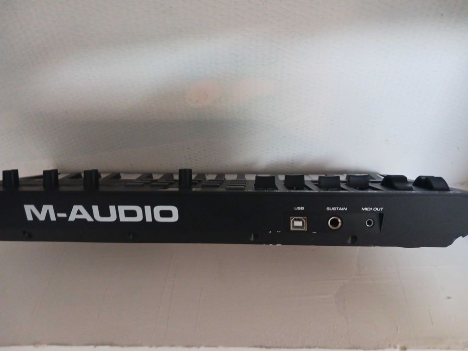 MIDI Синтезатор Oxygen pro mini 32 клавиша