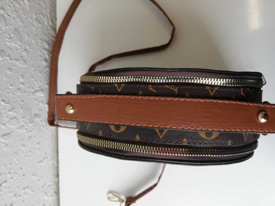 Малка дамска чанта с два джоба