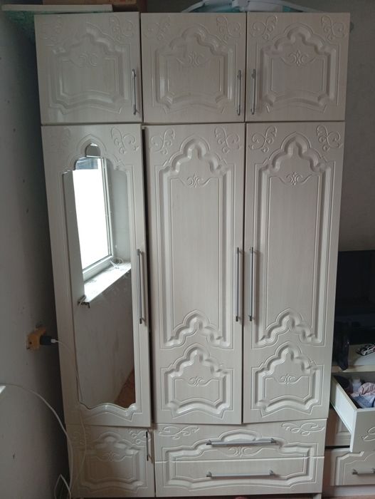 Продам шкаф строчно