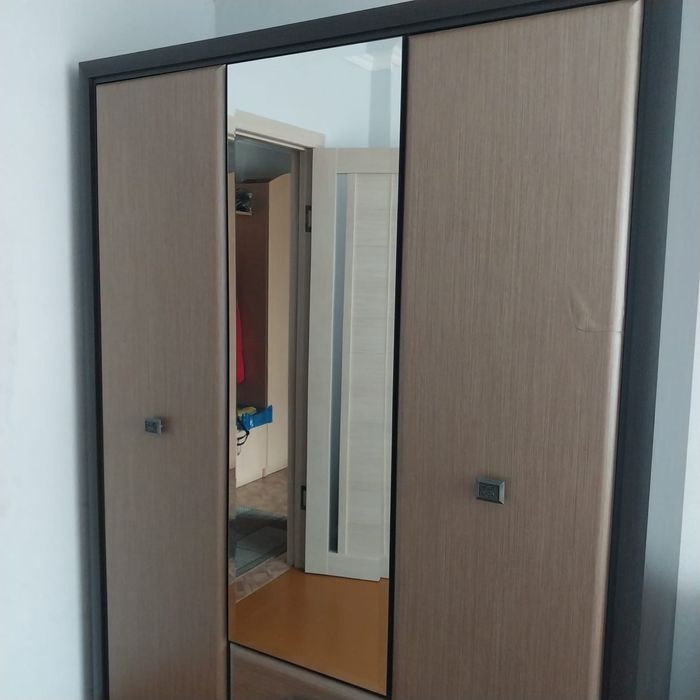 Продам шкаф. Срочно!