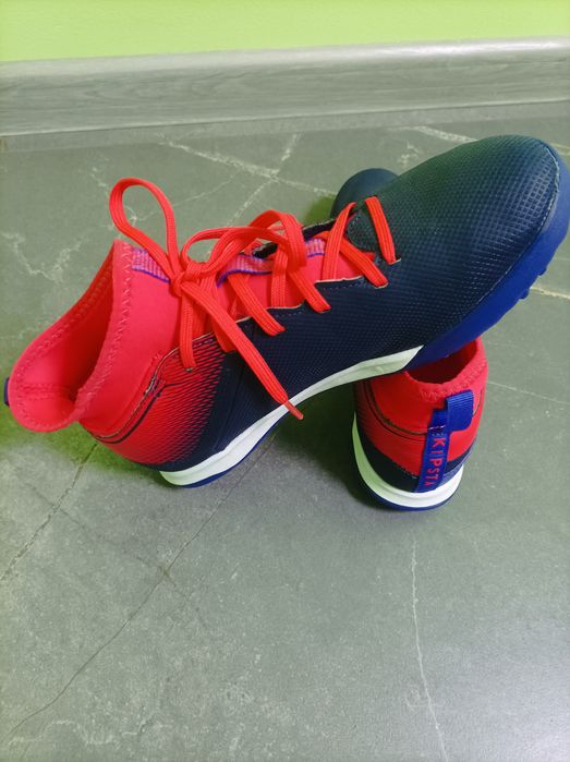 Детски обувки за футбол