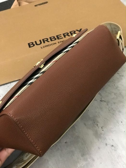 Geanta Burberry