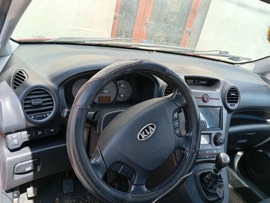 Dezmembrez  KIA CARENS 2008 2.0 CRDI 140 CP E4