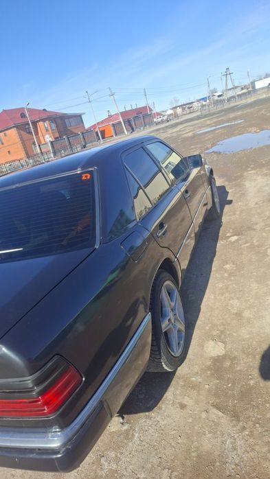 Мерседес 124 Е230