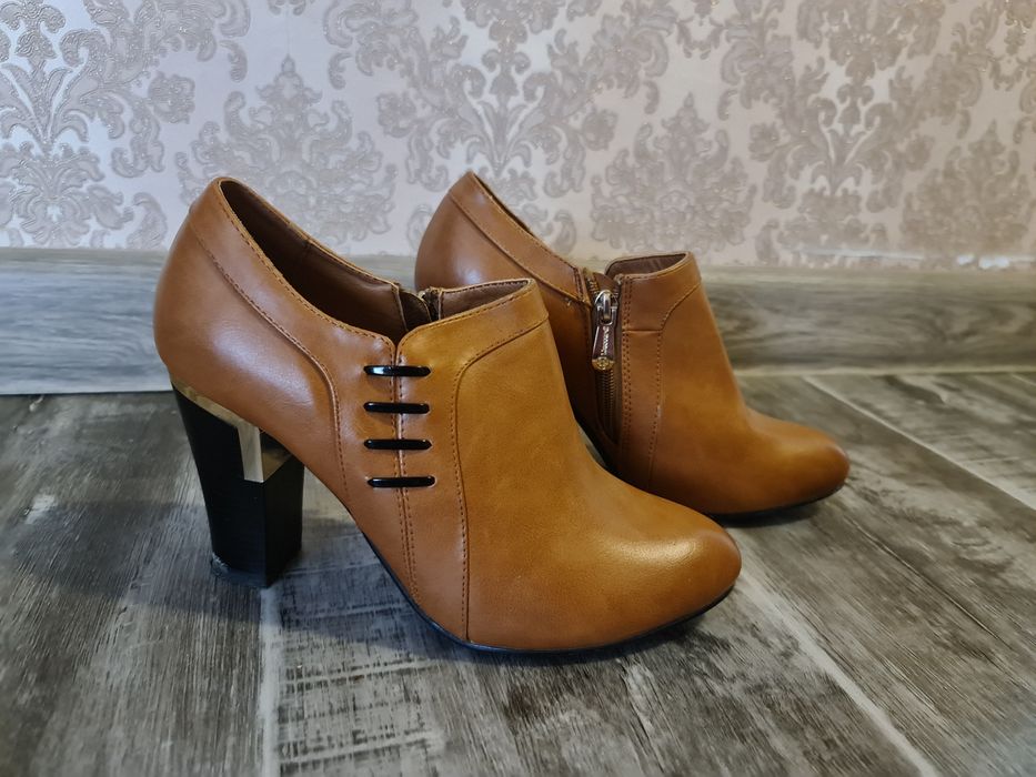 Продам женскую обувь