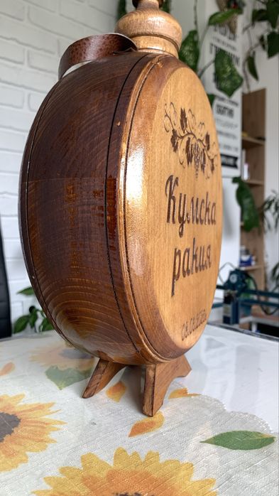 Дървена бъклица със стъклен съдържател