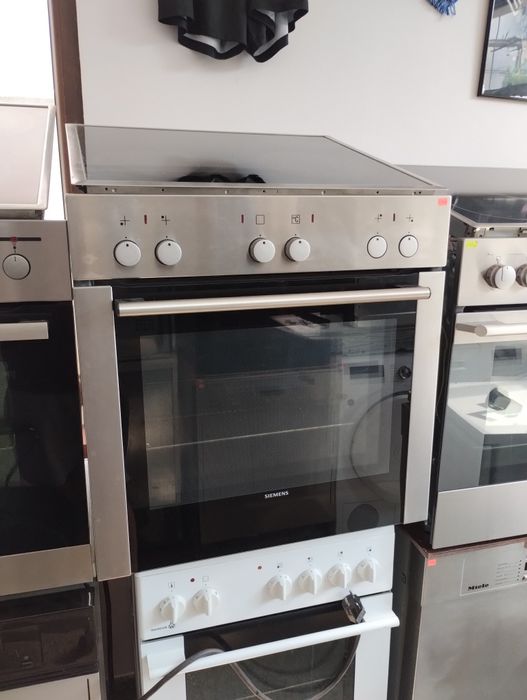 Фурна с стъклокерамичен плот SIEMENS Пиролиза