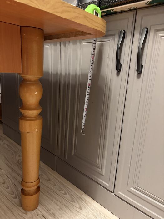 Стол большой кухонный