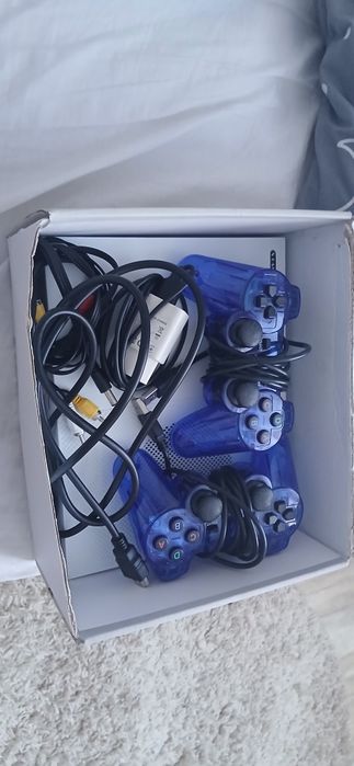 Продам приставку с 1000+ игр