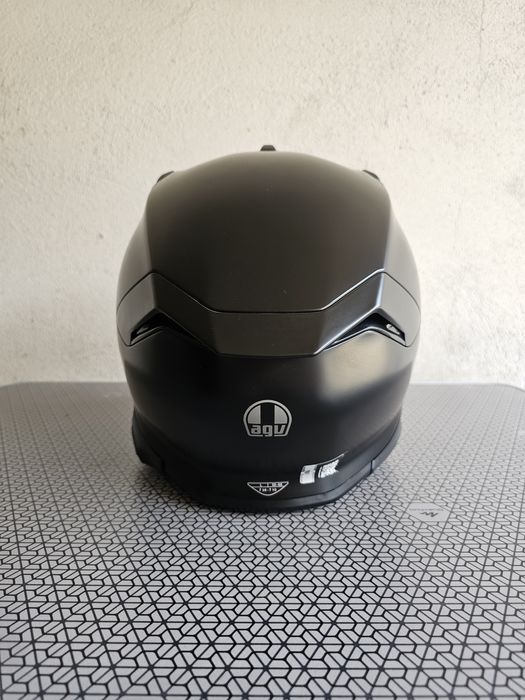 Мотоциклетна каска AGV K7, черен мат, размер L