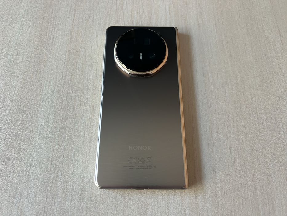 Продавам Honor Magic V5 512/16+16GB