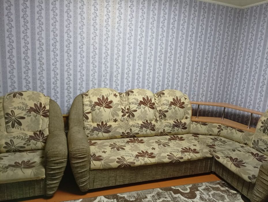 Продам б/у диван