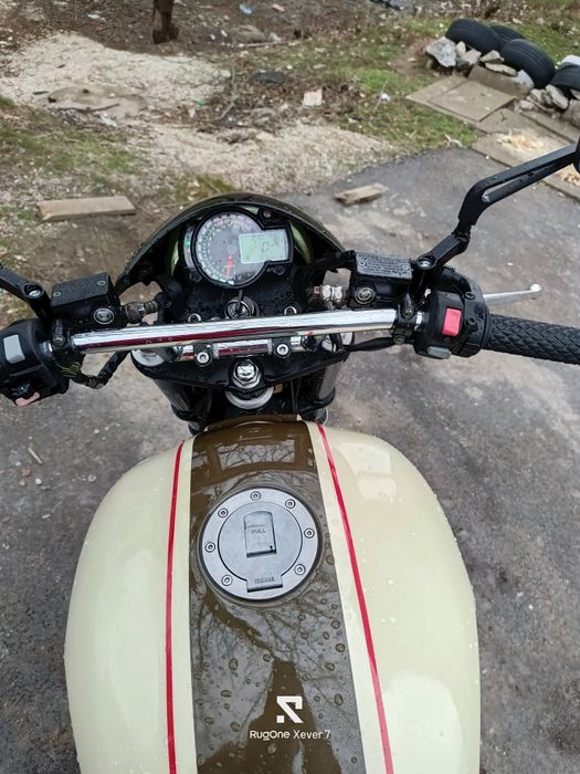 Продавам Yamaha XJR 1200