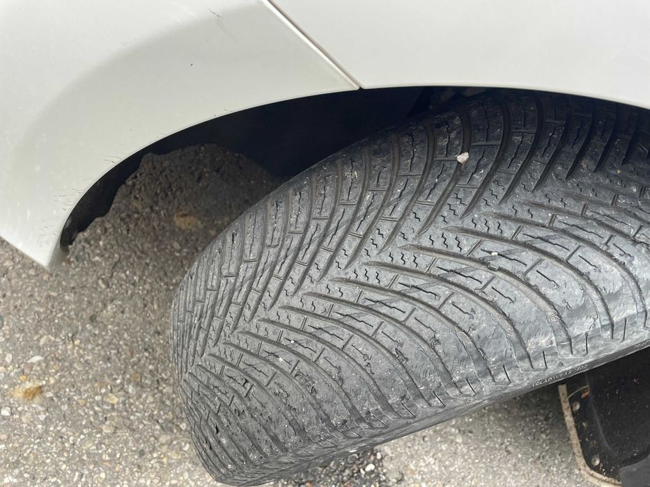 100 lei perechea - Anvelope 205/55 R16 - M+S - All Season - Vredestein