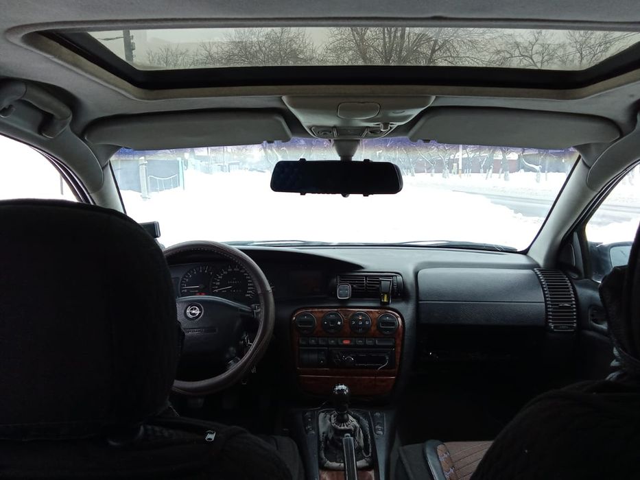 Opel Omega 1996год