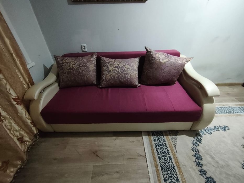 Продается диван в хорошем состоянии
