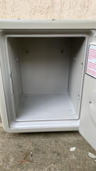 Продам американский сейф Sentry 1310