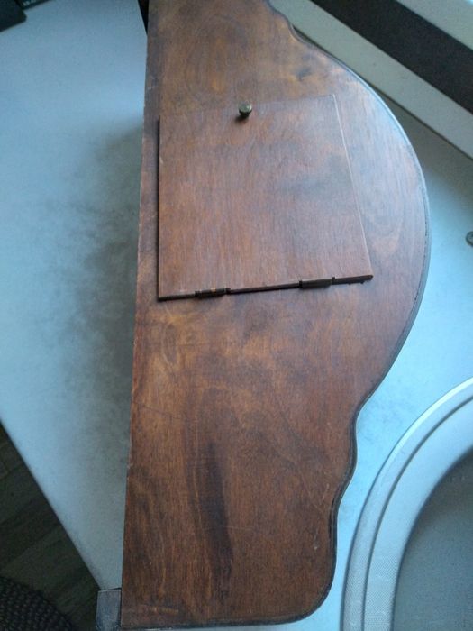 Se vinde ceas mecanic semineu anii 1960 perfect functional cu patina t