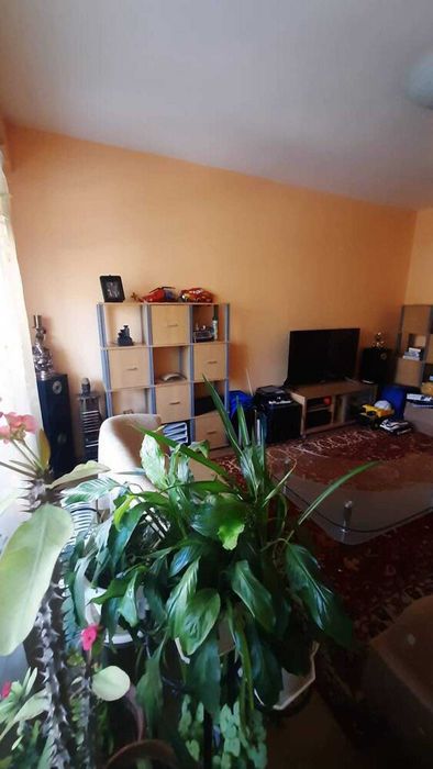 Двустаен апартамент в Южен