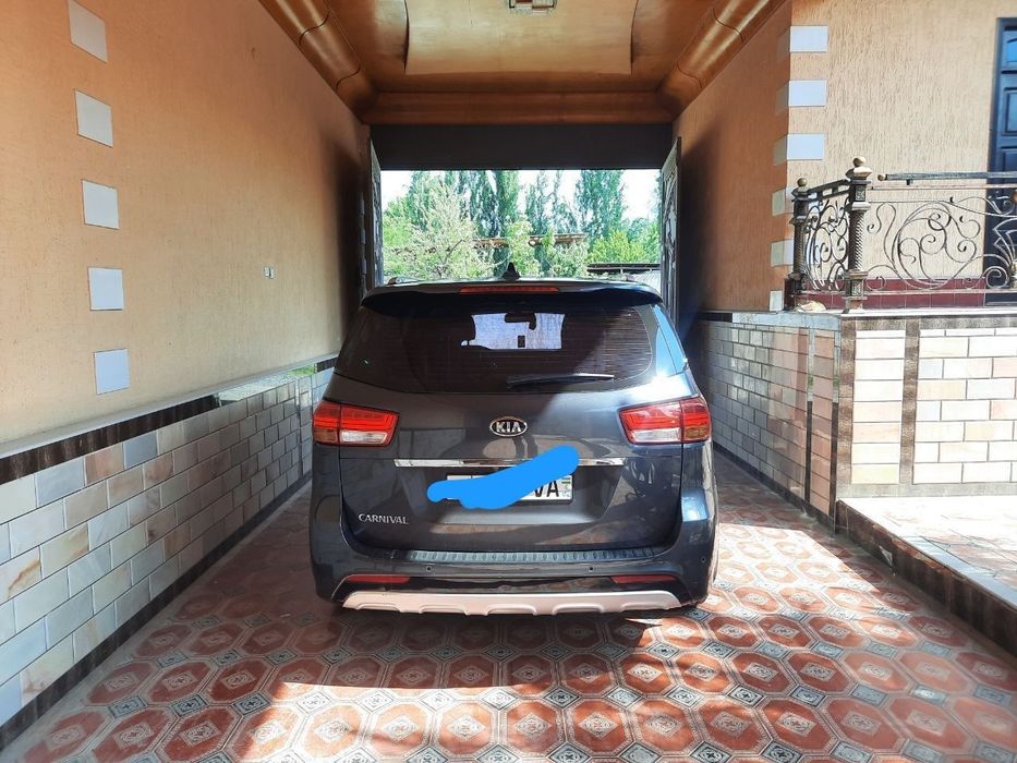 Kia carnival  22 ming