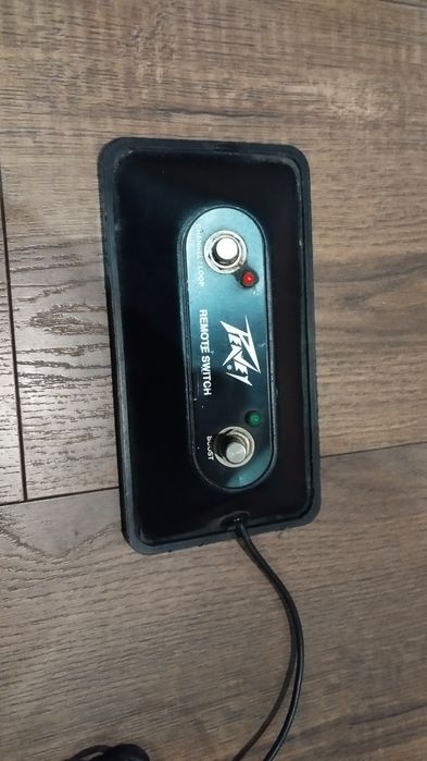 Лампов усилвател Peavey Valveking VK112 с wah педал