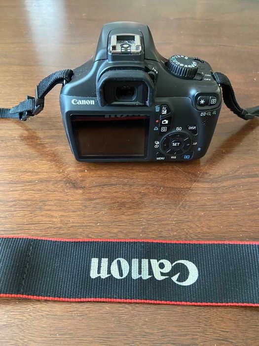 Продам фотоаппарат Canon Rebel T-3 1100 D