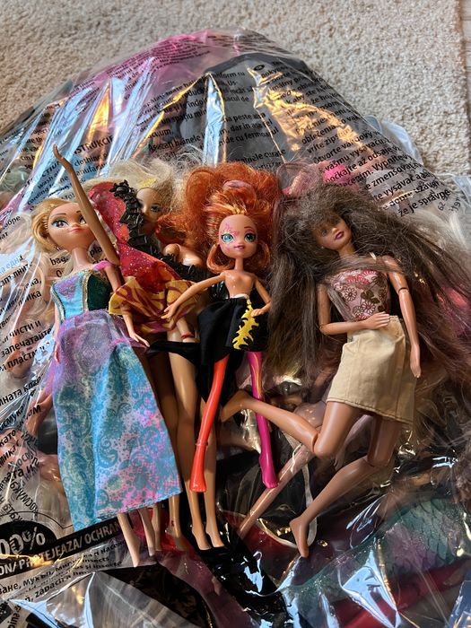 Lot papusi barbie 180 bucati